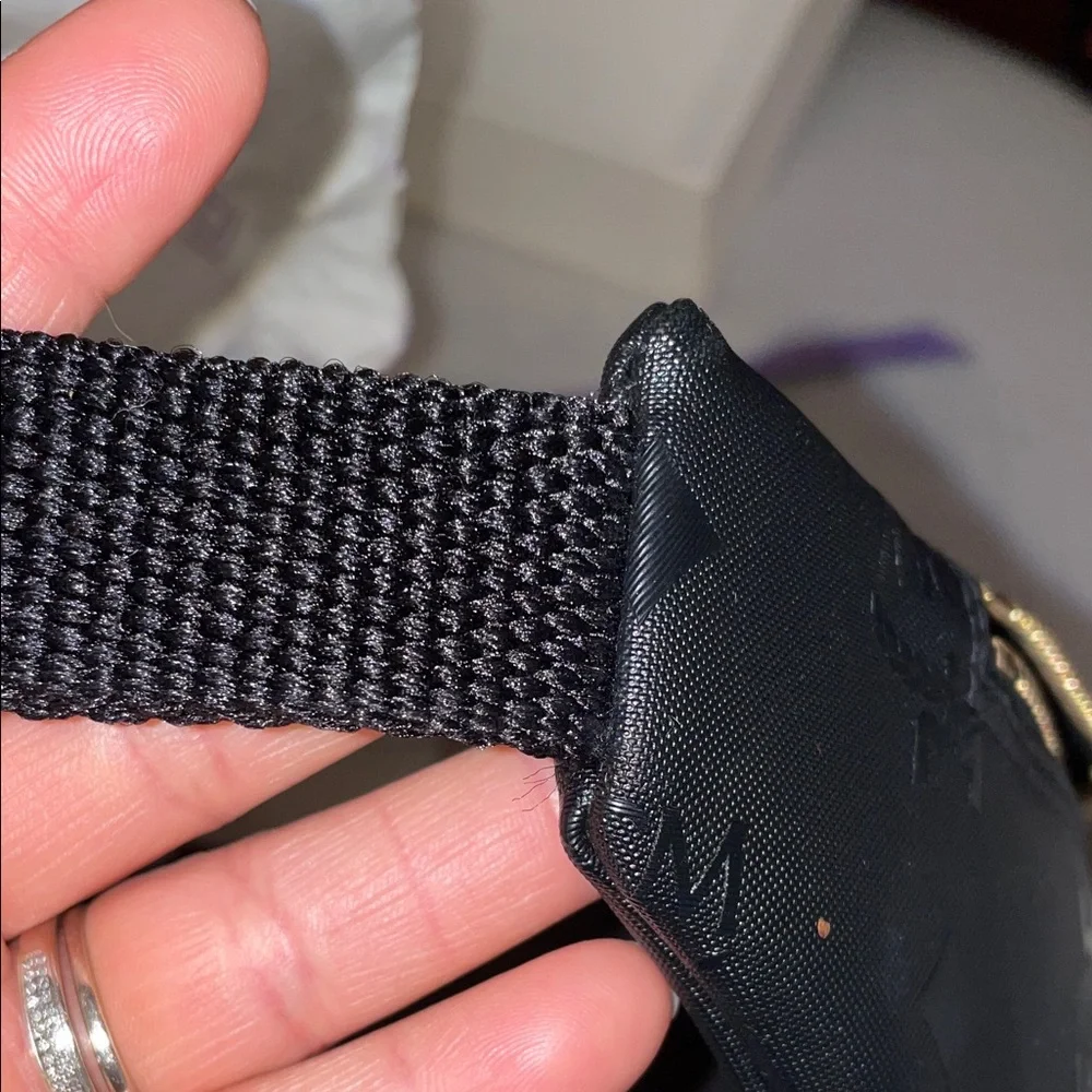 MCM Leather belt bag
black with box and ribbons - Picture 10 of 11